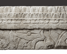 Bloc de frise architrave - Pierre calcaire 61 x 117 x 4.5 cm - Antiquité (…)