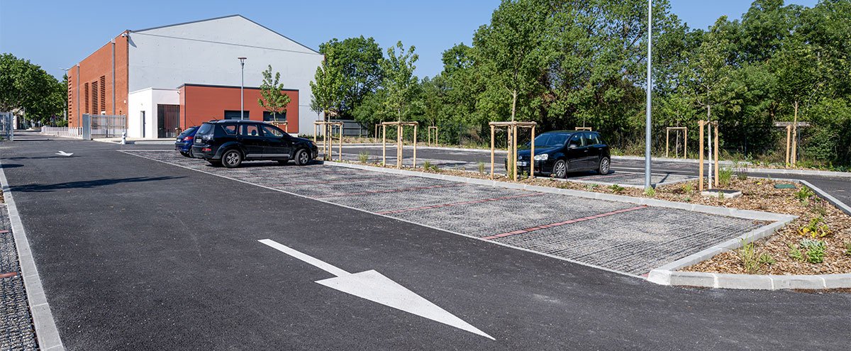 Le parking de l'Espace des Vignerons a un nom