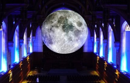 "Museum of the moon" de Luke Jerram