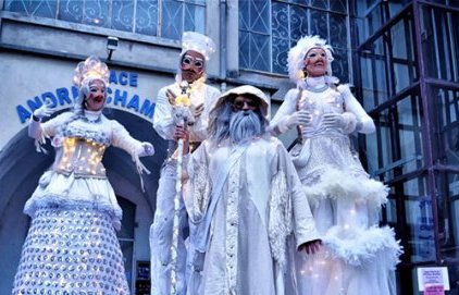 Petrouchka - Parade des poupées blanches lumineuses
