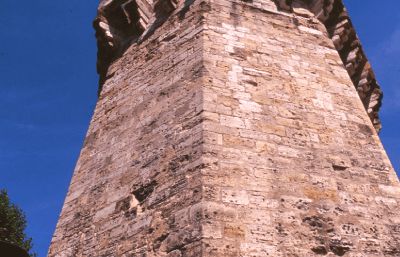 Naissance de la ville médiévale : la ville comtale