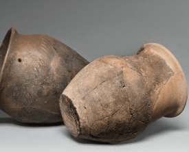 Urnes en céramiques modelée et décor incisé - Age du Fer - Pierredon Eguilles