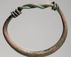 Bracelet à jonc coulissant - Bronze Diam : 3,7 cm Ep : 3 mm - Antiquité - (…)