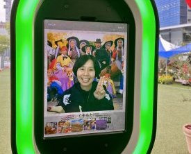 Photomaton sur le stand de la Ville