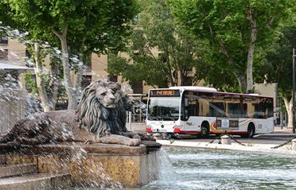 En transport en commun ou taxis