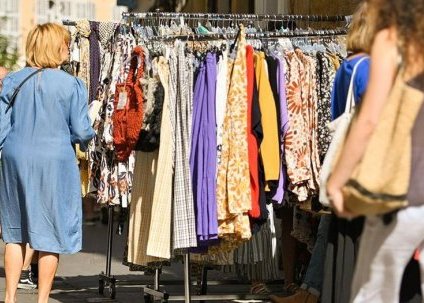 La grande braderie d'Aix-en-Commerce