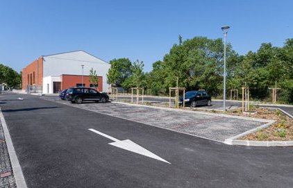 Le parking de l'Espace des Vignerons a un nom