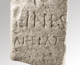Borne frontière - Calcaire 65 x 48 x 31 - Antiquité époque républicaine (…)