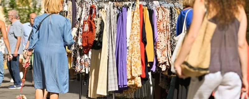 La grande braderie d'Aix-en-Commerce