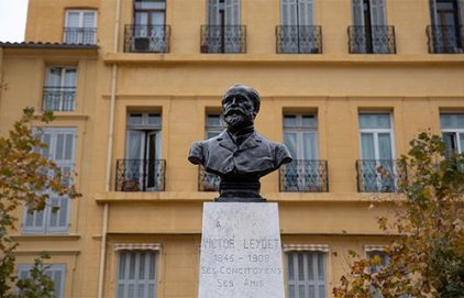 Le buste de Victor Leydet a retrouvé sa stèle