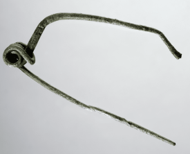 Fibule de type Feugères à ressort à quatre spires et à corde interne - (…)