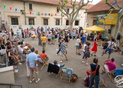 Guinguettes swing en plein air avec musiciens et danseurs