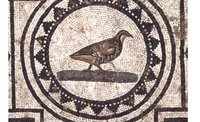 Détail de la mosaïque à la volière