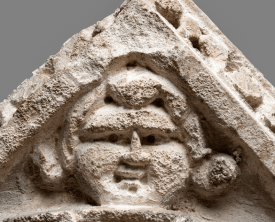 Détail des motifs sculptés sur les écoinçons des chapiteaux toscans - (…)