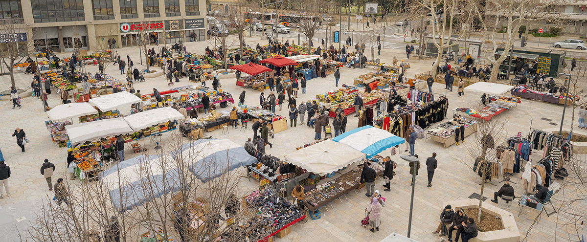 Inauguration de la place Romée de Villeneuve