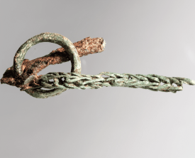 Chainette en bronze avec clé en fer - Antiquité IIe siècle - Quartier (…)