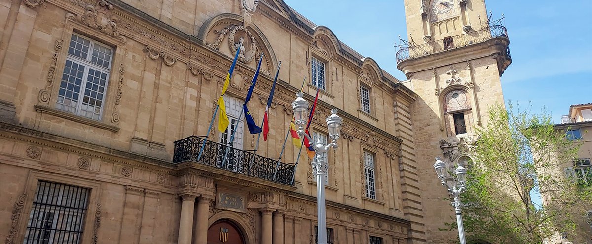 Effondrement d'un immeuble rue de Tivoli à Marseille - la Ville d'Aix met ses drapeaux en berne