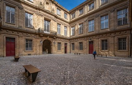 Accueil au public : horaires et contacts les plus demandés