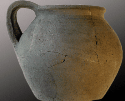 Pégau en céramique grise régionale, Palais épiscopal, XIIIe s.