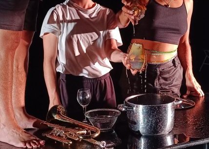 Étape de création : Nina Santes - Familles Liquides