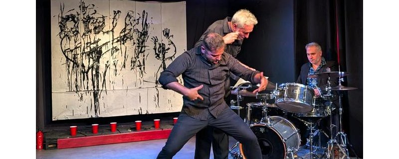 Performance artistique : Maudit soit la Guerre