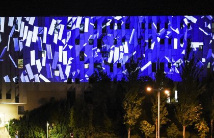 Un gigantesque vidéo mapping pour clôturer "l'Année" tout en (...)