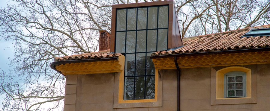En haut à gauche, la verrière de Cezanne a retrouvé sa place